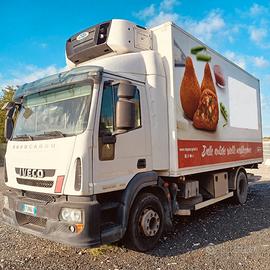 AutocarroIveco Eurocargo 160E Furgone frigo+sponda