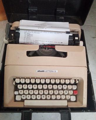 Macchina da svrivere olivetti