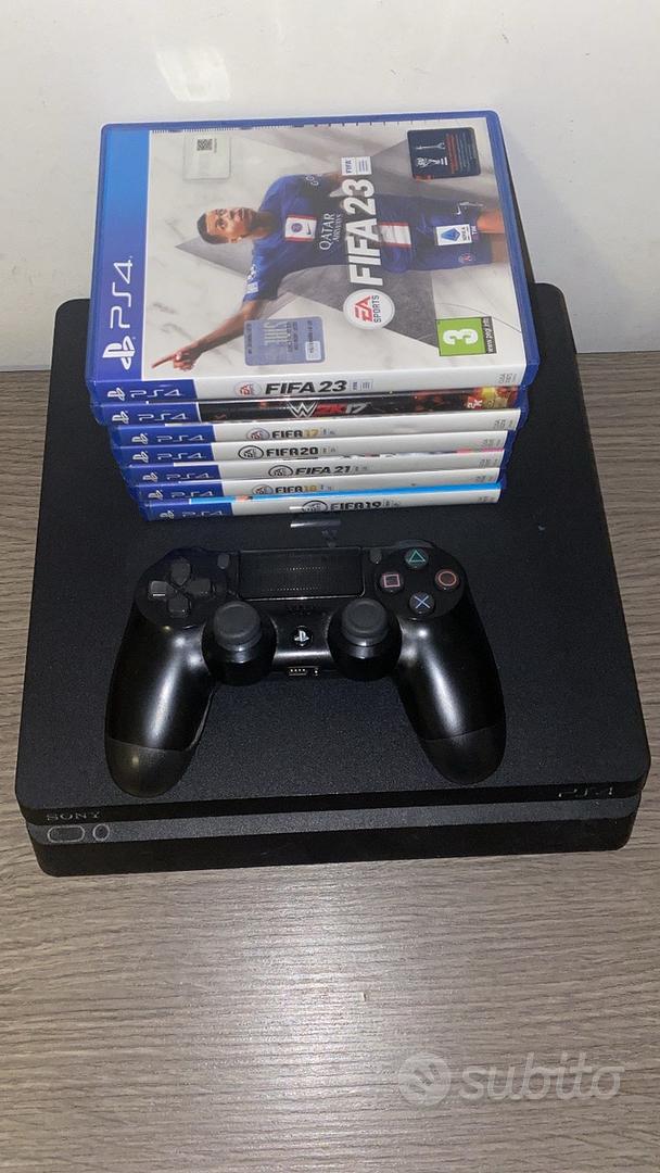 Sony Controller DualShock PS4+Gioco PS4 FIFA20 Nero