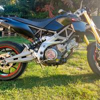 Aprilia Dorsoduro 750 
