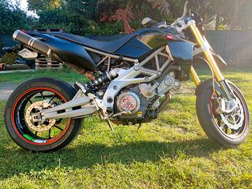 Aprilia Dorsoduro 750 