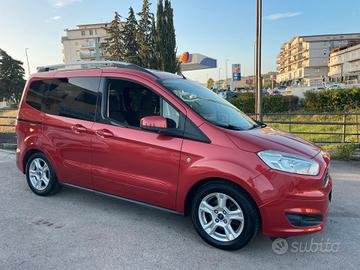 Ford Tourneo Courier 1.5 TDCI 75 CV Plus 5P 2015