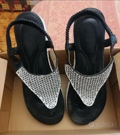 Infradito neri con strass ed elastico n. 39