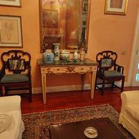 Consolle in legno intagliato