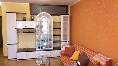 soggiorno+tavolo e sedie