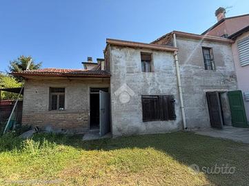 4 LOCALI A RAVENNA