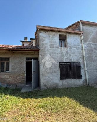 4 LOCALI A RAVENNA
