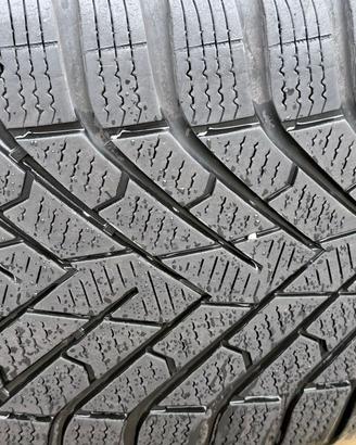 Gomme pirelli scorpion winter 2 255 45 r20