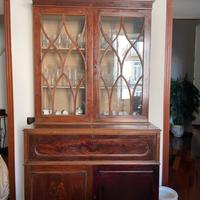 Vetrina /credenza in legno massello stile classico