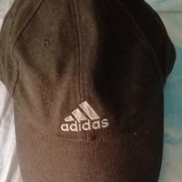 3 cappellini con visiera