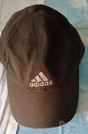 3 cappellini con visiera