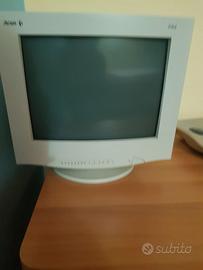 Monitor + tavolino