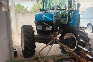 trattore Ford 