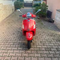 Piaggio Vespa 300 GTS - 2024