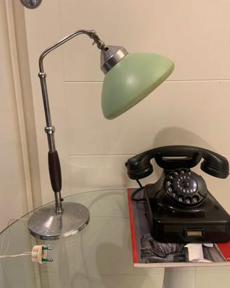 Lampada ministeriale  anni 40 paralume verde mela