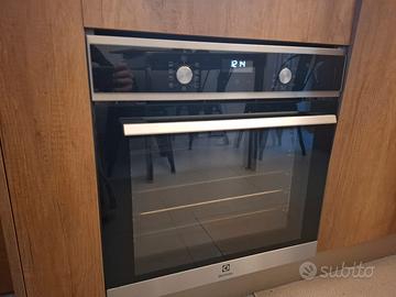 Forno Electrolux a vapore EOC5H40X