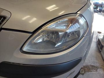 Proiettore sinistro LANCIA YPSILON del 2006