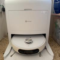Robot EZVIZ aspirapolvere e lavapavimenti.