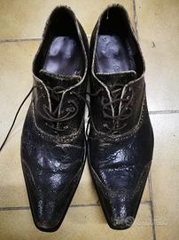 Scarpe in pelle invecchiata