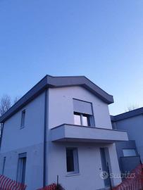 Villa di 114 m² con 4 locali e box auto a Monastie