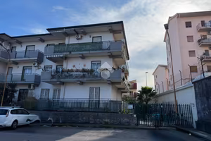 4 LOCALI A RIPOSTO