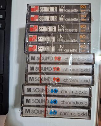 Lotto di 11 audiocassette miste