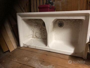 lavandino in ceramica