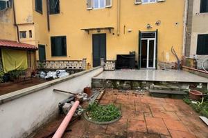 Villa di 140 m² con 5 locali e posto auto a Campi 