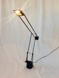 Artemide “Tizio” lampada da tavolo