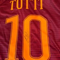 maglia Roma firmata da Totti