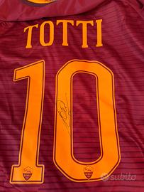 maglia Roma firmata da Totti