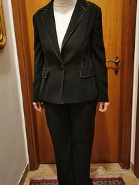 Tailleur pantaloni nero elegante