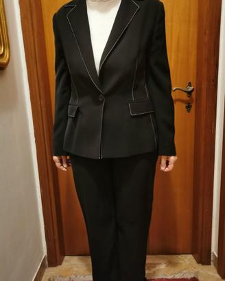 Tailleur pantaloni nero elegante