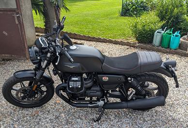 Moto Guzzi V7 Stone 850