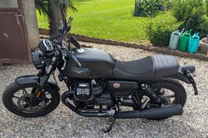 Moto Guzzi V7 Stone 850