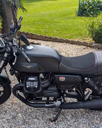 Moto Guzzi V7 Stone 850