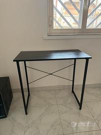 Scrivania piccolina nera da studio ufficio officin