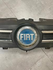 FIAT Panda 2 Serie Mascherina anterione con Logo