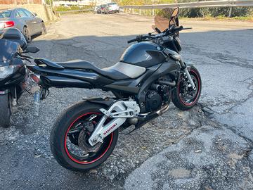 Suzuki gsr 600