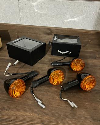 Frecce anteriori e posteriori Triumph Bonneville