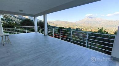 Villa di 130 m² con più di 5 locali a Castellammar