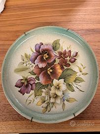 Piatto decorato a mano