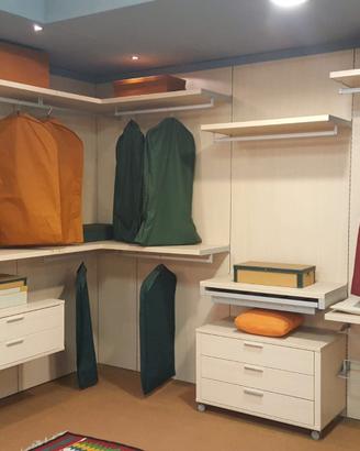 BUSNELLI PROPONE CABINA ARMADIO PER RINNOVO EXPO