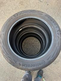 Gomme continental 205/55 r17