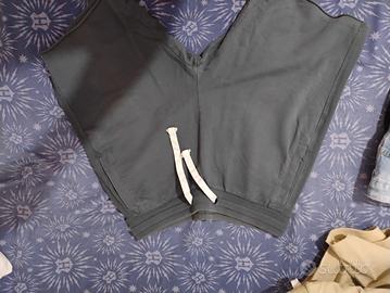 pantaloncini grigi  misura S 