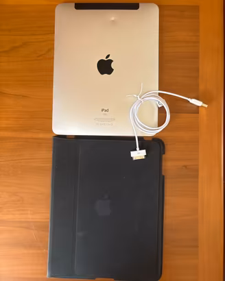 Apple iPad 1ª generazione 16GB + custodia+ cavo