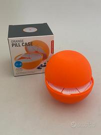 Scatola pillole organizzatore settimanale arancio