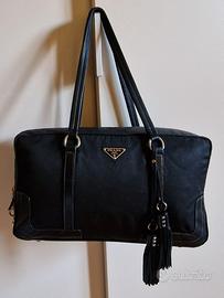 Originale PRADA, borsa vacchetta e re-nylon nera