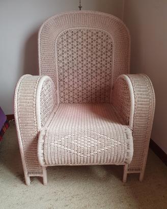 poltrona rosa in midollino