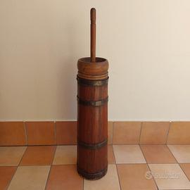 Zangola in legno per fare il burro